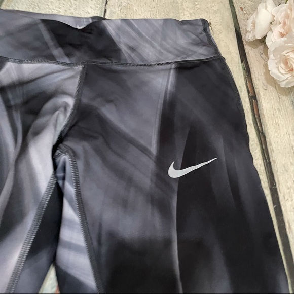 Nike Dri-fit small crop leggings black white watercolour marble grey zip pocket - Picture 3 of 11